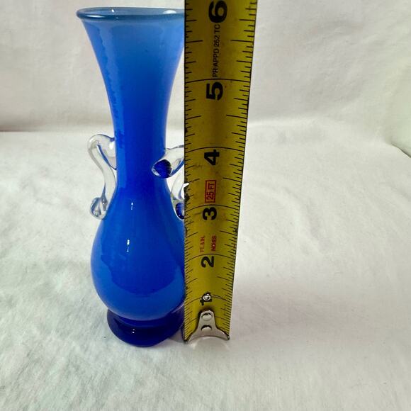 VTG Cobalt Blue Blown Glass 6" Tall Bud Vase With Clear Handles Decor Modern - Picture 6 of 7